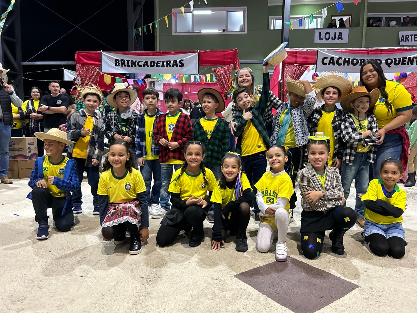 Comunidade reunida na Festa Junina do IDEIA
