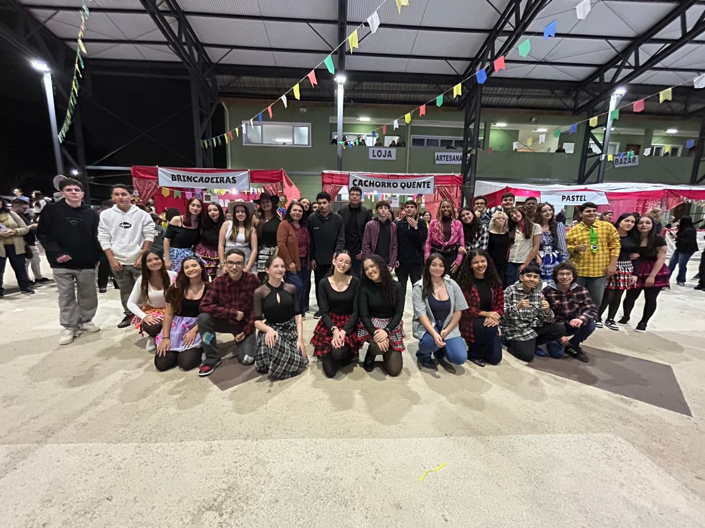 Decoração e bandeirinhas na Festa Junina do IDEIA